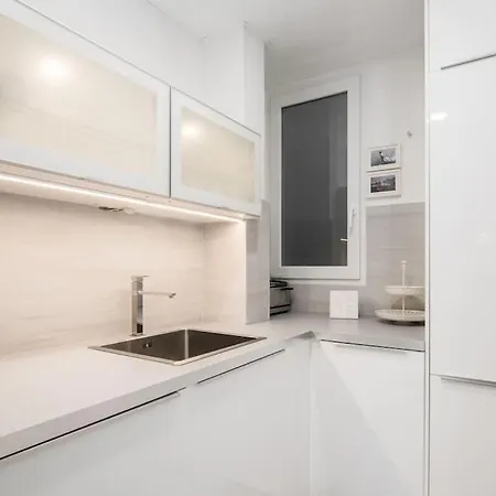 Apartment Near Fcb Stadium Up To 8 One Car Free Parking Barcelona