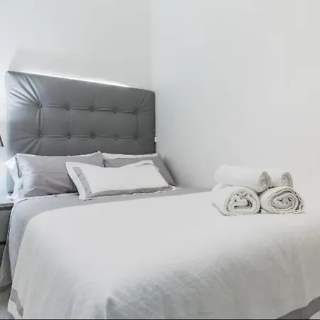 Near Fcb Stadium Up To 8 One Car Free Parking Apartment