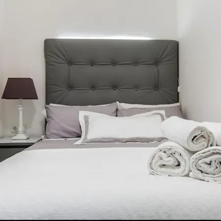 Near Fcb Stadium Up To 8 One Car Free Parking Apartment *