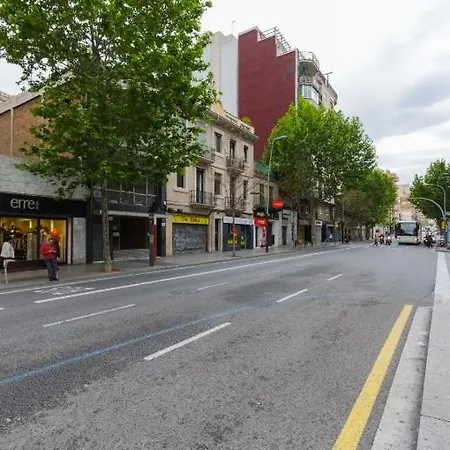 Apartment Near Fcb Stadium Up To 8 One Car Free Parking